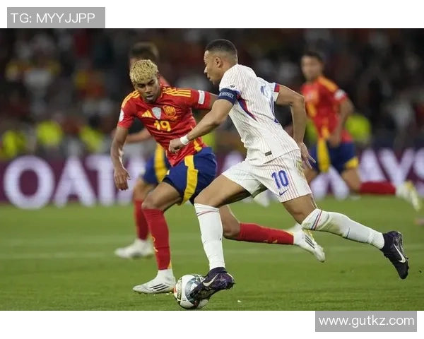 姆巴佩成为亚马尔最火热的球星，引发球迷热议